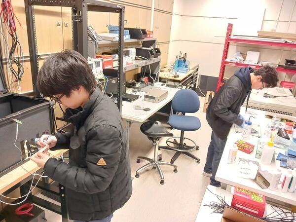 Students working in the laboratory